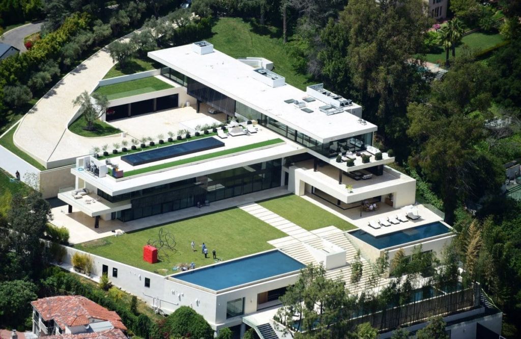 Jay-Z and Beyoncé Quietly Leased a Big House in Bel Air – Variety -  Fleetwood Windows & Doors